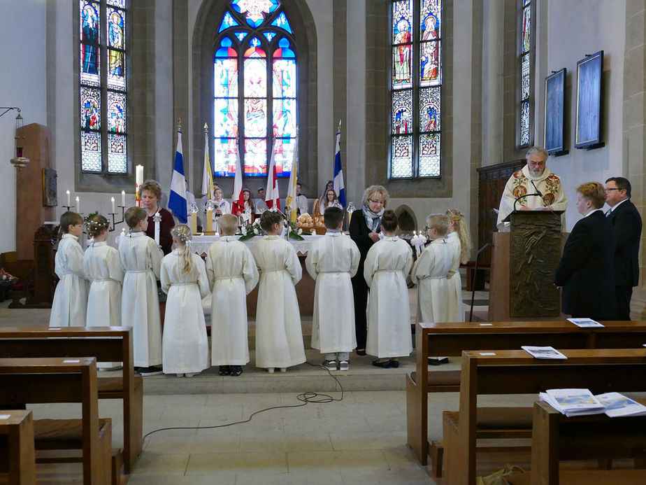 1. Heilige Kommunion in St. Crescentius (Foto: Karl-Franz Thiede)